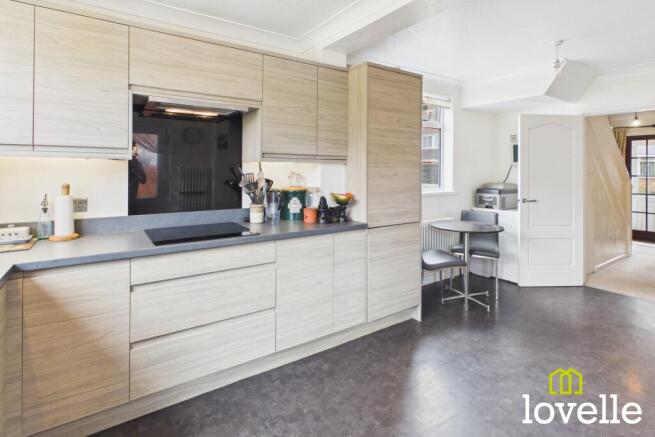 3 bed Semi-Detached for sale Image 5