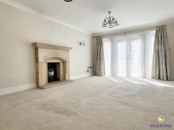 4 bed Detached to rent Image 7