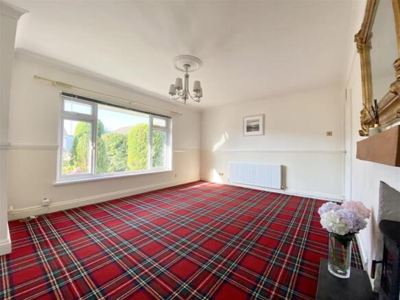 Sitting/Dining Room
