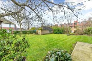 63, Denison Close, East Finchley, London N2 0JU