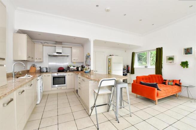 Kitchen/ Living Area