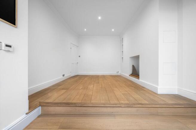 4 bed Terraced for sale Image 10