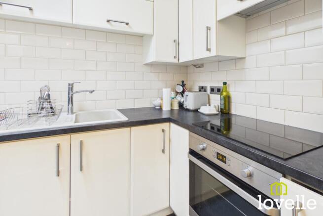 2 bed Flat for sale Image 8