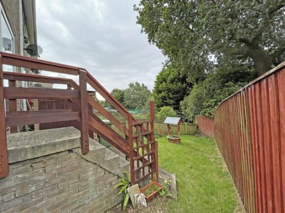 Wescott Close 45 - Garden.jpg