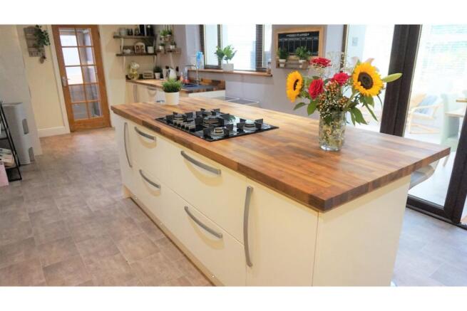 Kitchen/Breakfast