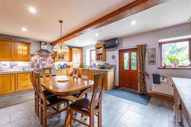 Kitchen/Dining Room