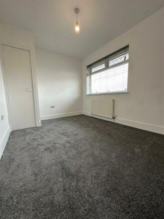 bed 2 barnetby.jpg