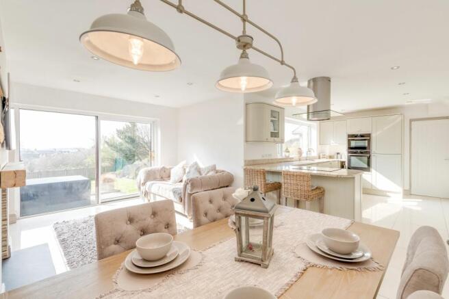 Kitchen / Dining / Family room