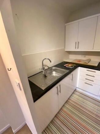 Kitchen2.jpg