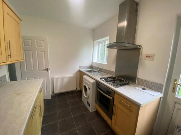 2 bed Flat to rent Image 4