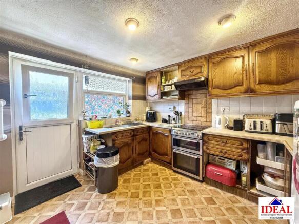 2 bed Detached Bungalow for sale Image 6