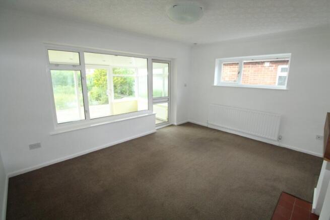 Holmfield Close, Lutterworth, LE17 photo 4