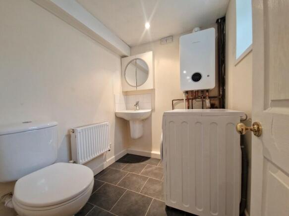 Cloakroom/Utility Ro