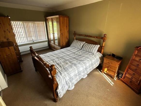 4 bed Semi-Detached for sale Image 10