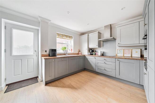 3 bed House for sale Image 7