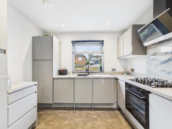 2 bed Semi-Detached Bungalow for sale Image 8