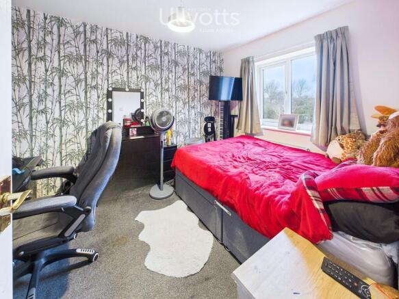 4 bed Detached for sale Image 12
