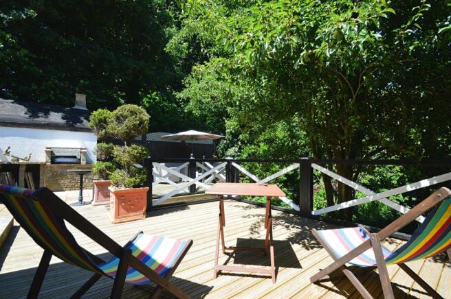 Decking2.jpg