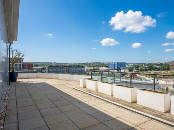2 bed Penthouse for sale Image 11