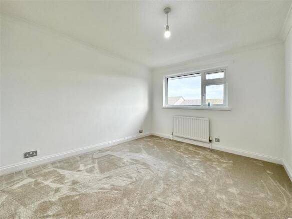 14 Summerlands Close 15.JPG