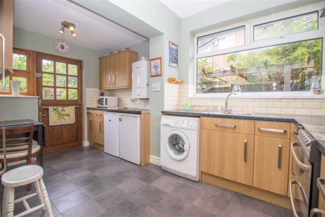FITTED DINING KITCHEN