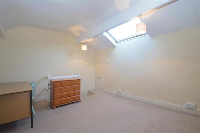 3 bed Terraced to rent Image 7