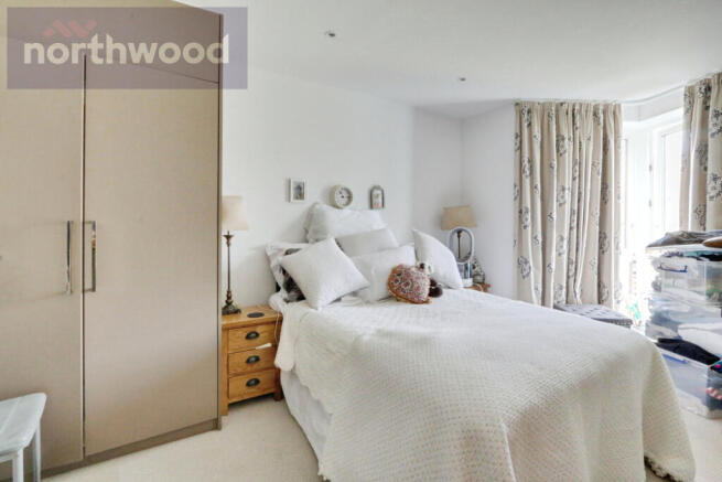 2 bed Flat for sale Image 5