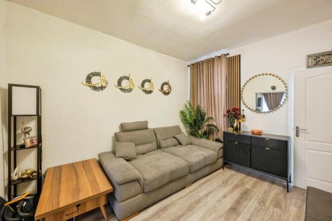 3 bed Terraced for sale Image 4