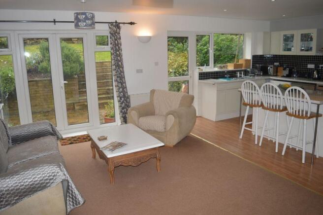 KITCHEN/FAMILY ROOM