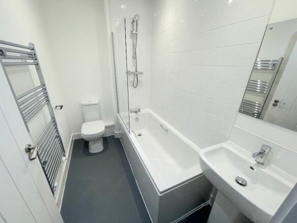 3 bed Semi-Detached to rent Image 12