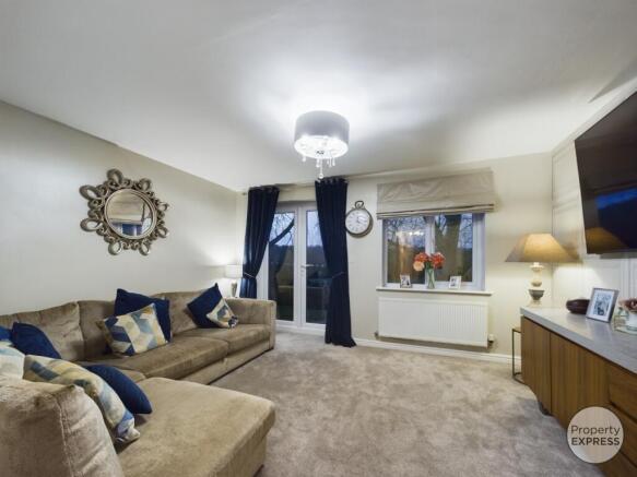 3 bed Semi-Detached to rent Image 4