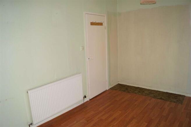 BEDROOM 1 (FRONT)