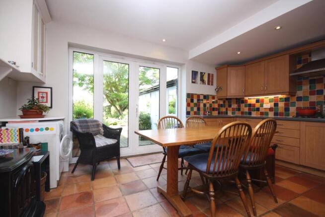 kitchen/Dining room 