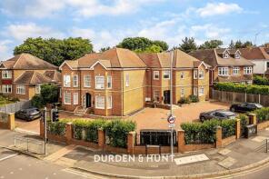 Flat 2, 32a Mayfair Court, Manor Road, Chigwell IG7 5PE
