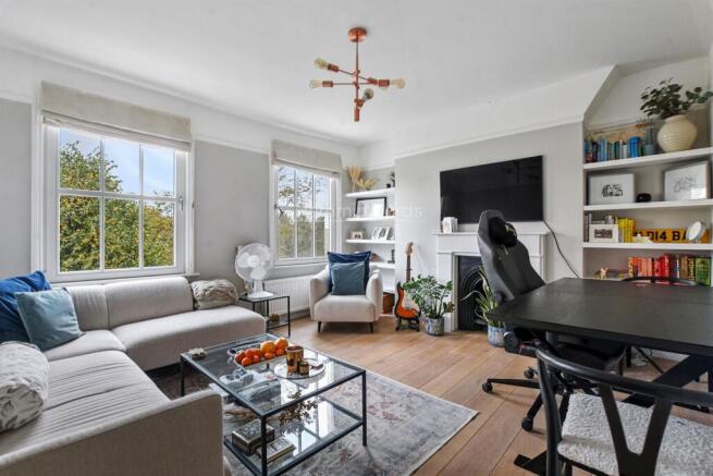 13-2a06GCHMF - Flat 4 111 Grosvenor Ave - Receptio