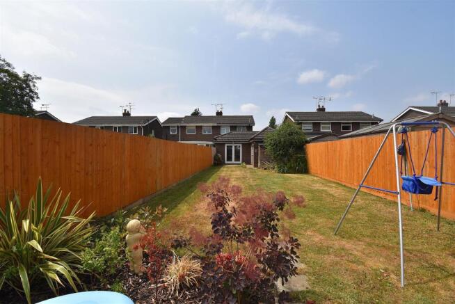 REAR GARDEN.jpg
