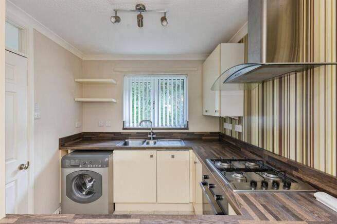 Emblett Drive, Newton Abbot photo 4