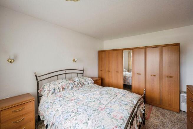 2 bed Semi-Detached Bungalow for sale Image 9