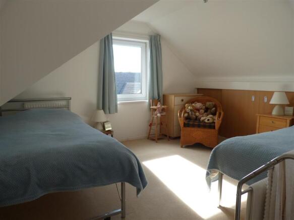 BEDROOM 4