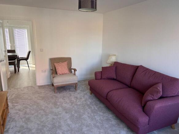 3 bed Semi-Detached to rent Image 5
