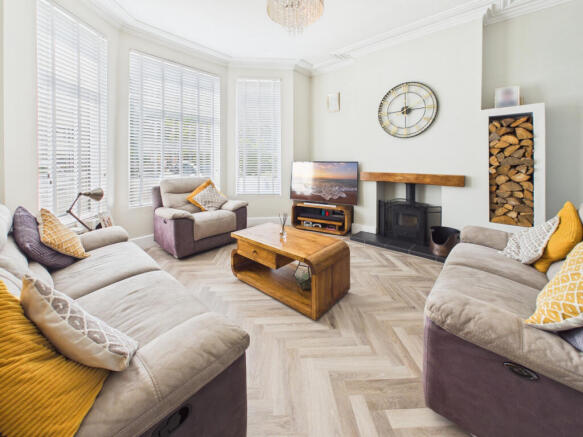 4 bed Semi-Detached for sale Image 7