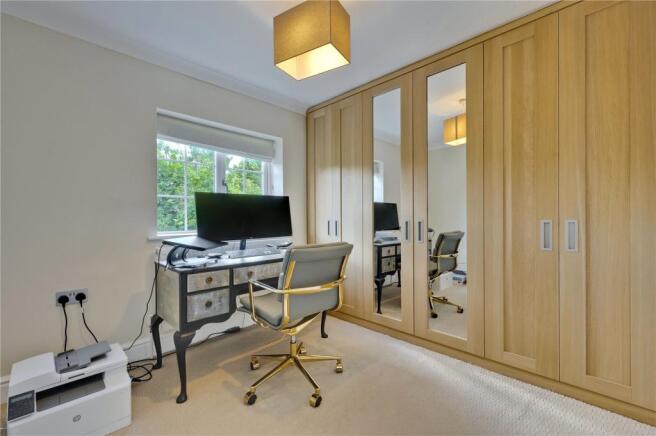 Bedroom / Study