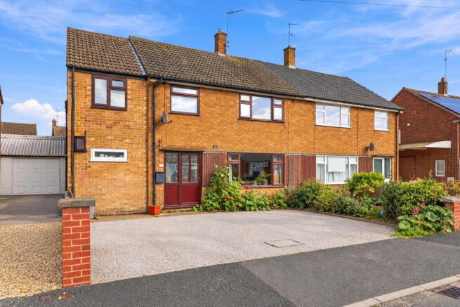5-bed semi-detached on 5 Bedrooms at 111 Easthorpe, Southwell, £375,000