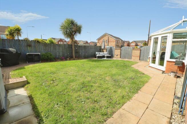 4 bed Detached for sale Image 9