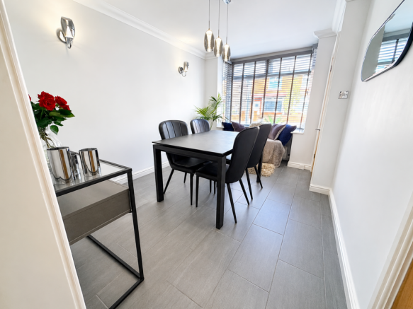 Shaftesbury Road, Cheadle Heath photo 5