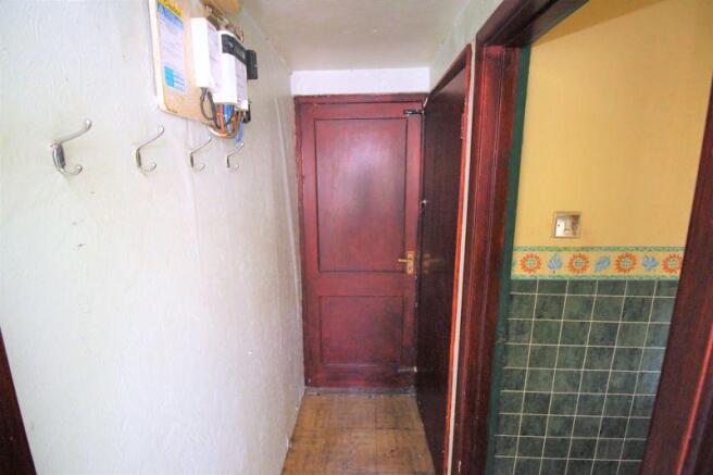 Door to front ...