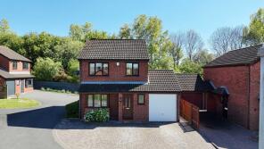 10, Penryn Close, Nuneaton CV11 6FF