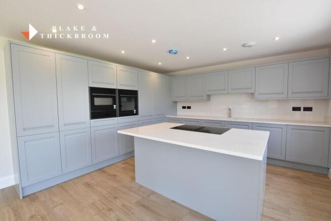 KITCHEN / LIVING / DINER