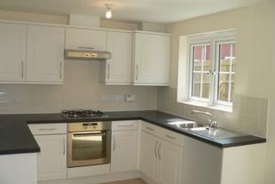 Kitchen/Dining Room:
