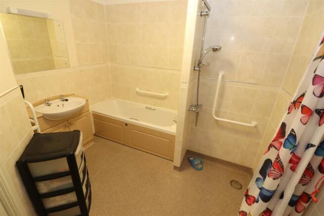 Bath/Shower Room/WC